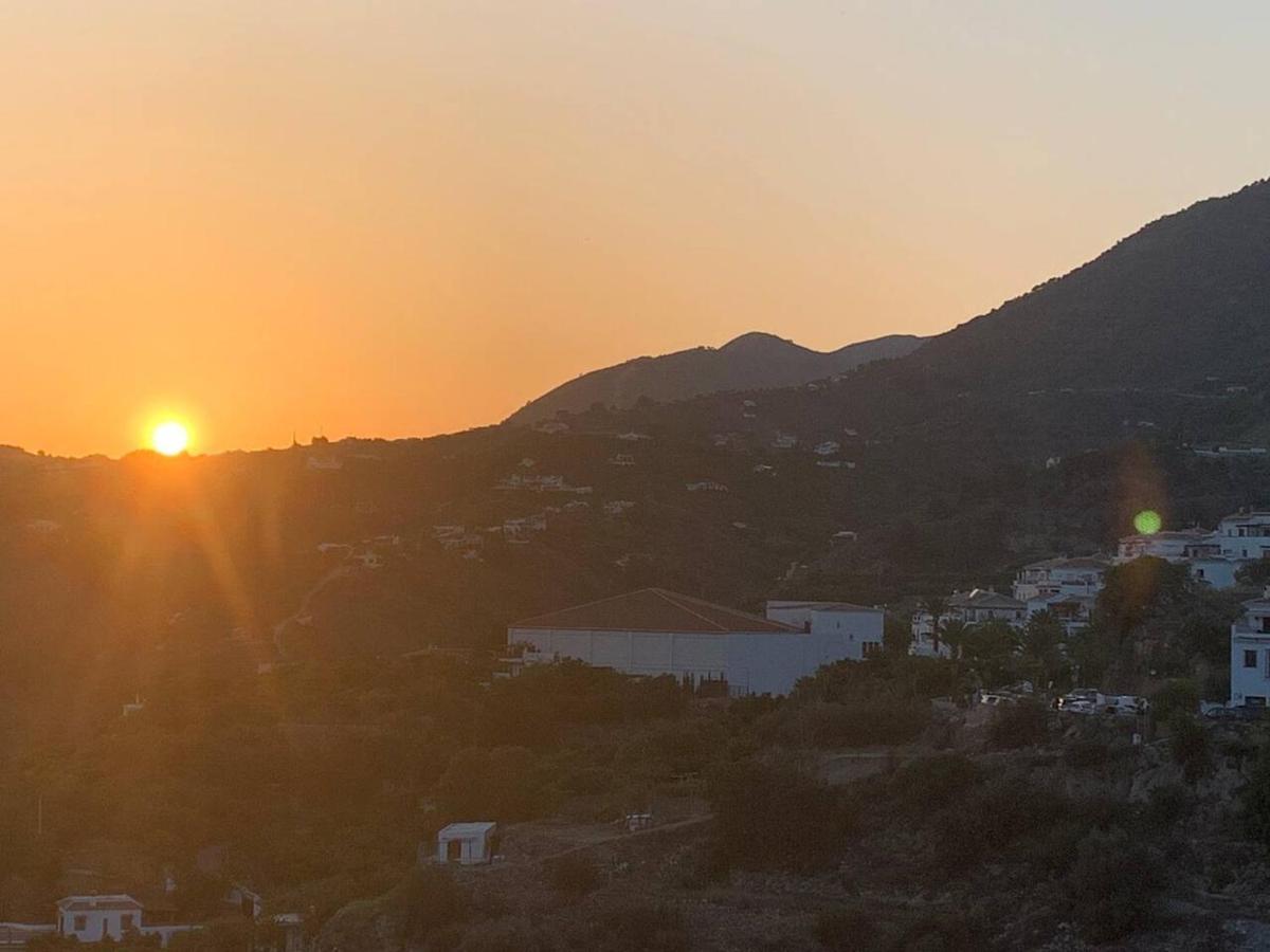 Casita Frigiliana - Stunning New Apartment With Views With Private Parking Space Екстериор снимка