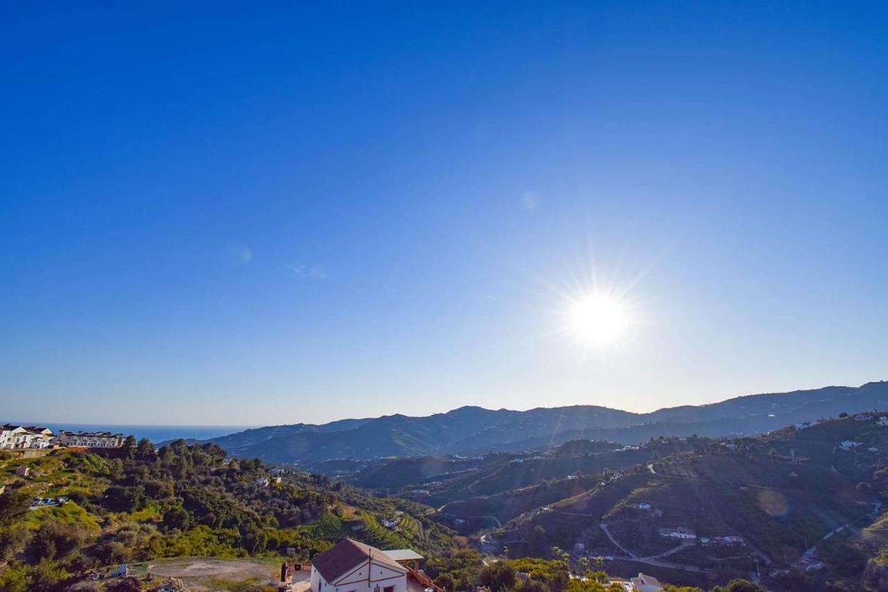 Casita Frigiliana - Stunning New Apartment With Views With Private Parking Space Екстериор снимка